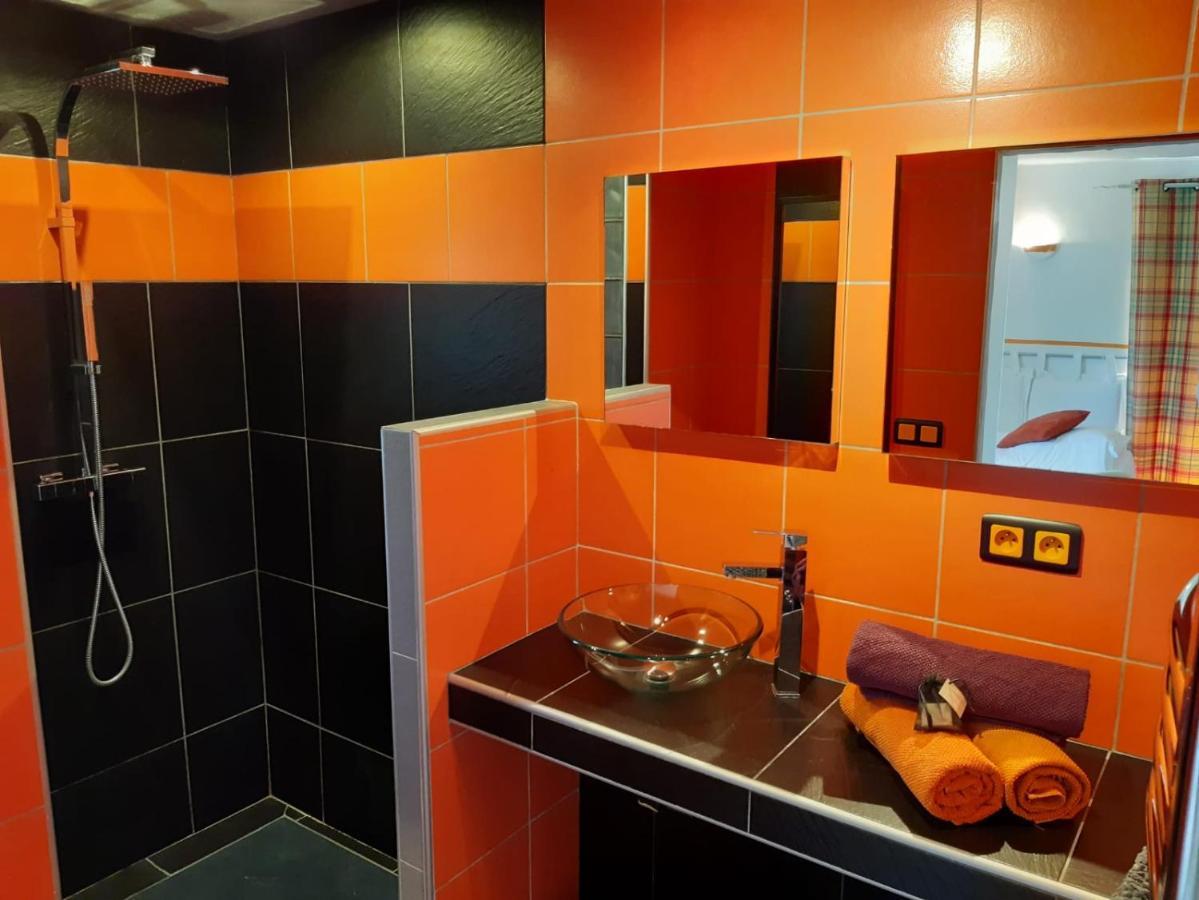 Le Vieux Platane Hotel Cairanne ภายนอก รูปภาพ