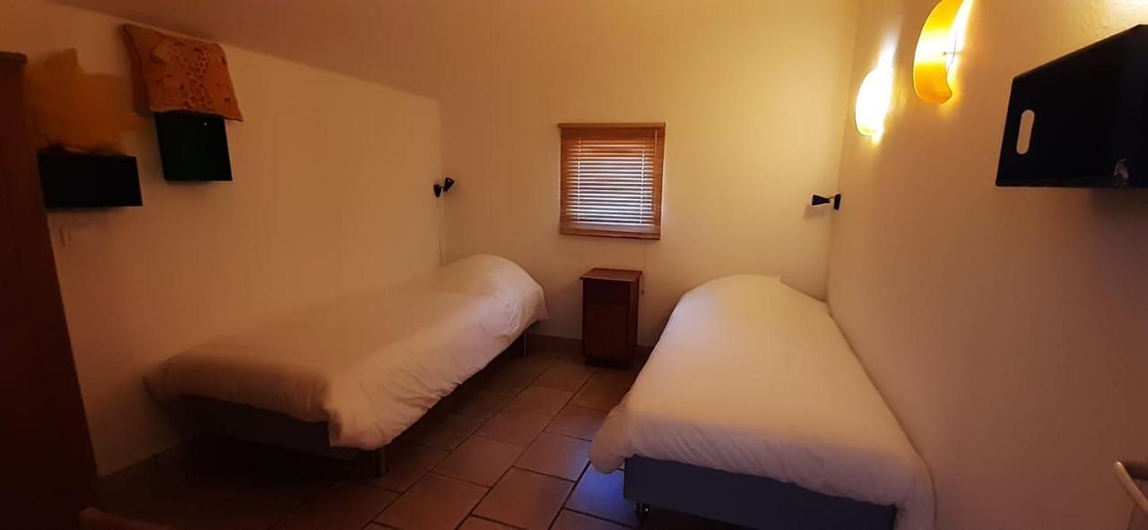 Le Vieux Platane Hotel Cairanne ภายนอก รูปภาพ