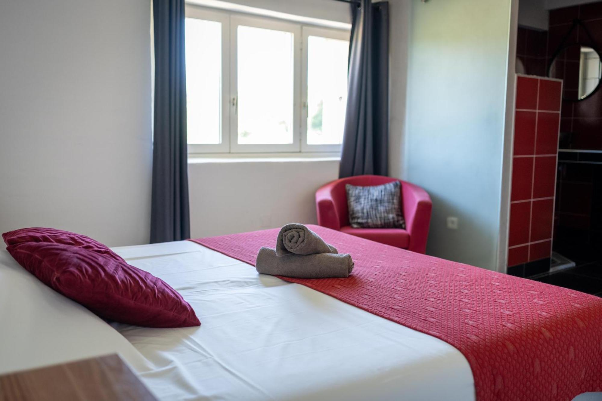 Le Vieux Platane Hotel Cairanne ภายนอก รูปภาพ