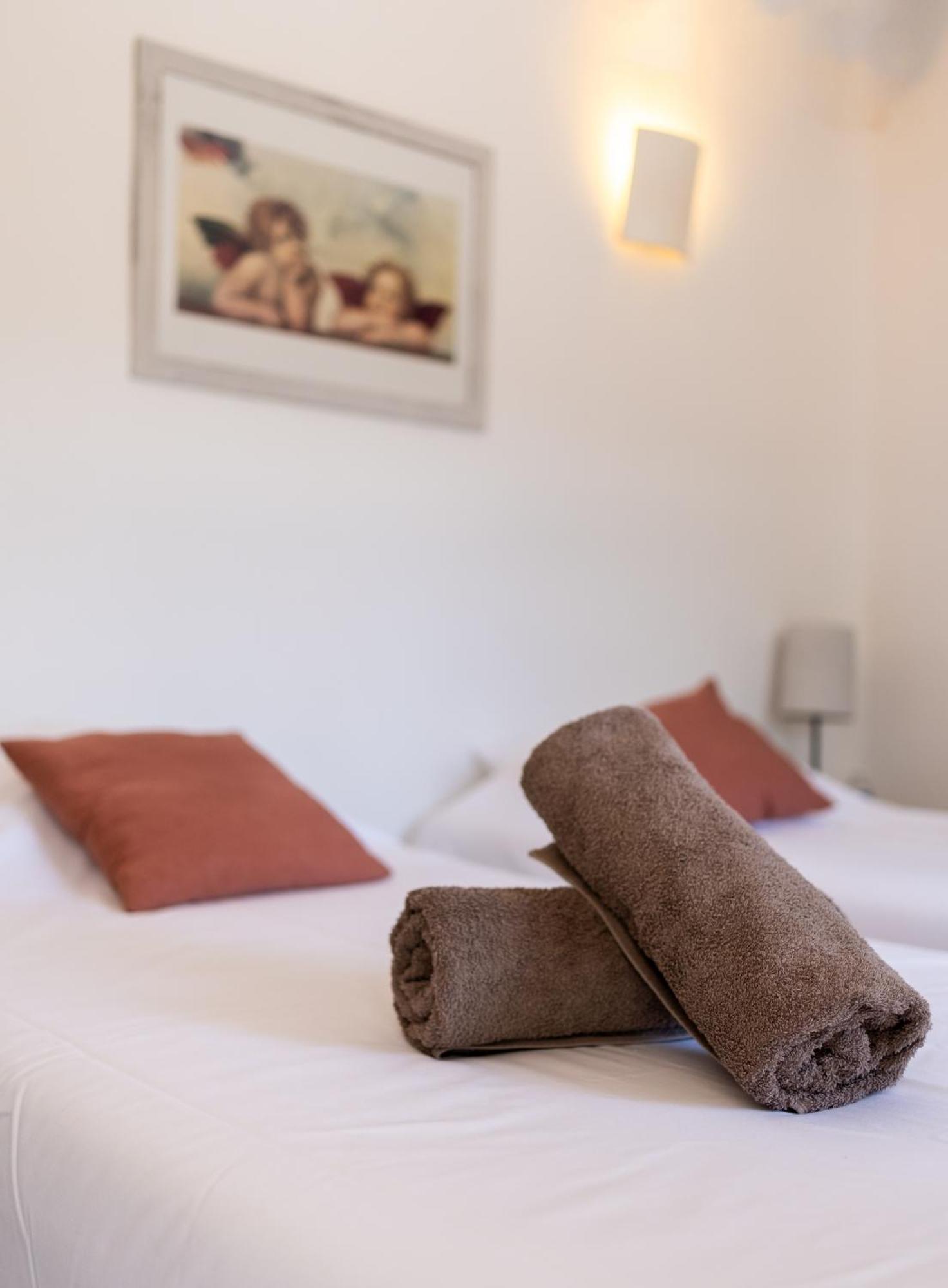 Le Vieux Platane Hotel Cairanne ภายนอก รูปภาพ