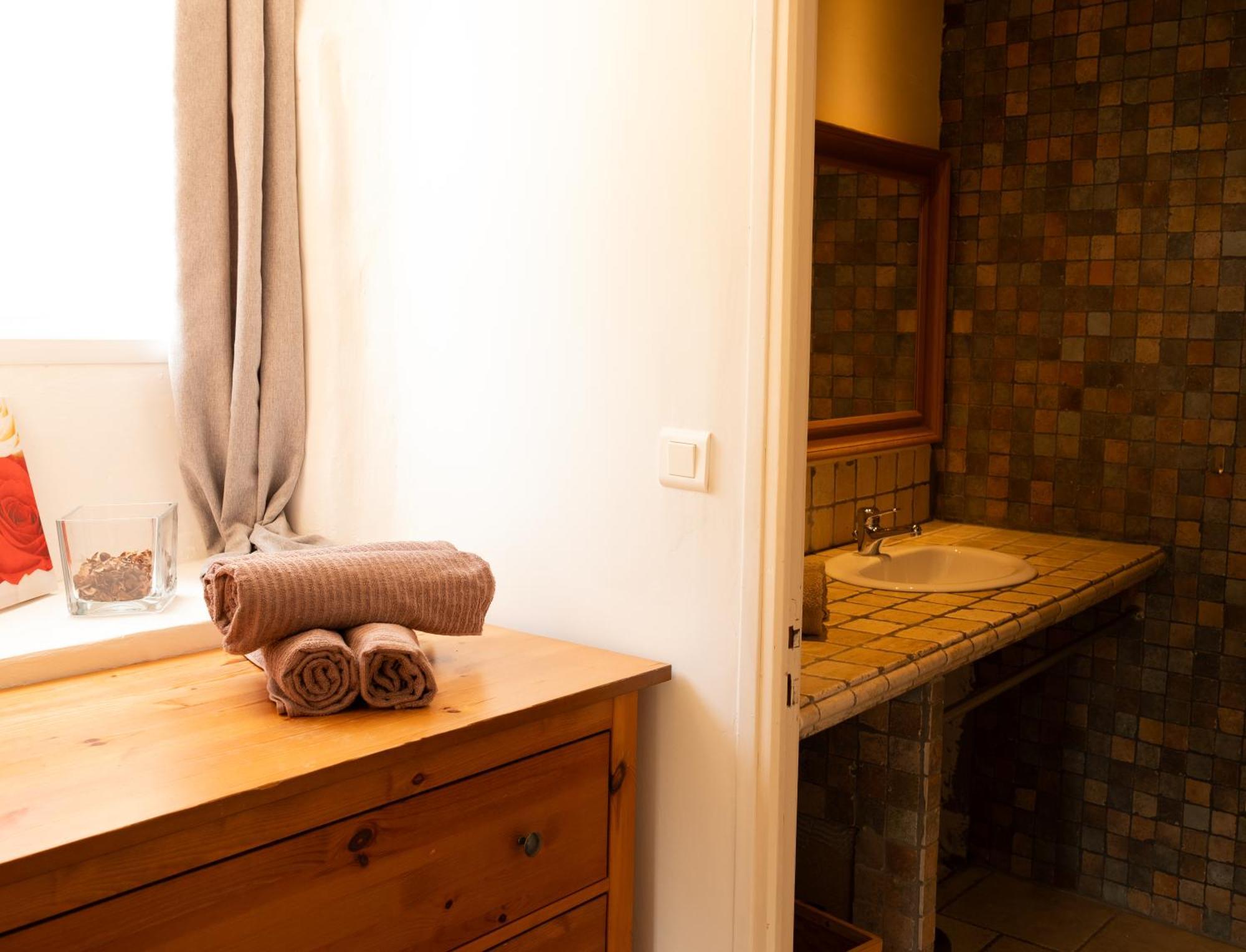 Le Vieux Platane Hotel Cairanne ภายนอก รูปภาพ